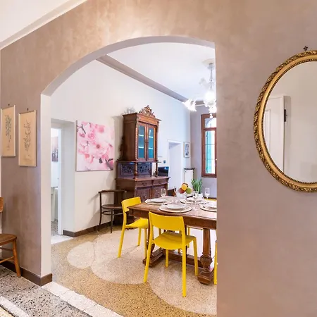 アパート Vintage Charm & Color, And Spacious *