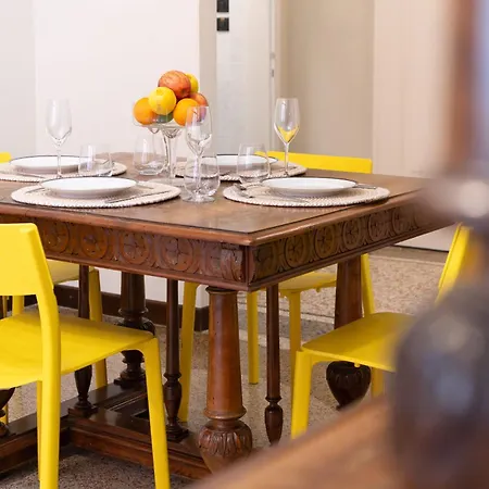 Apartman Vintage Charm & Color, And Spacious